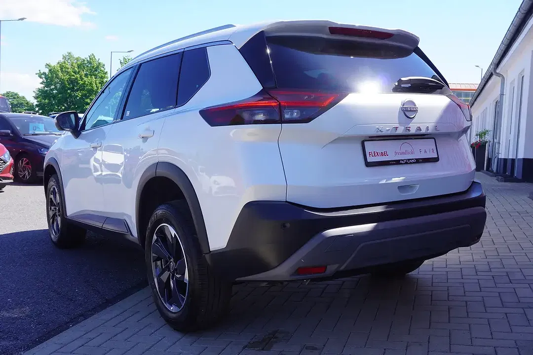 Nissan X-Trail - Thumbnail 2
