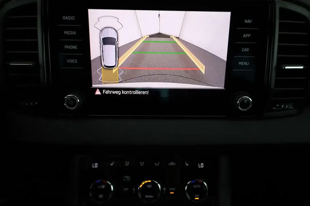 Skoda Karoq - Thumbnail 7