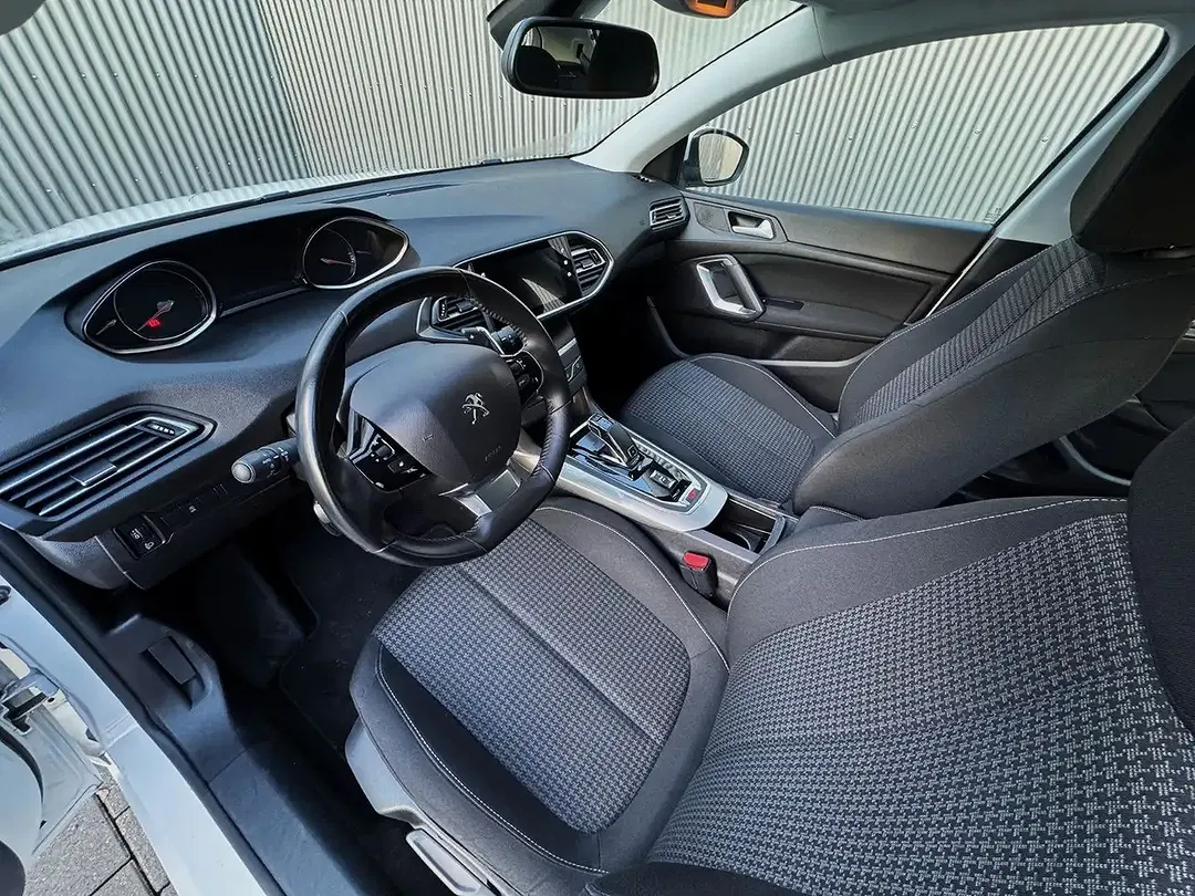 Peugeot 308 - Thumbnail 10