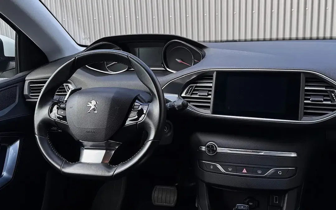 Peugeot 308 - Thumbnail 13