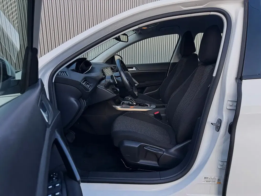 Peugeot 308 - Thumbnail 9