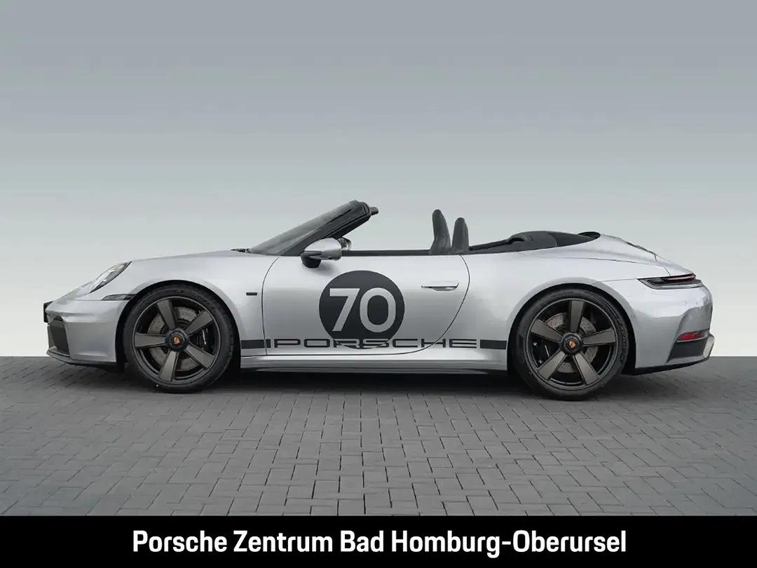 Porsche 992 - Thumbnail 3