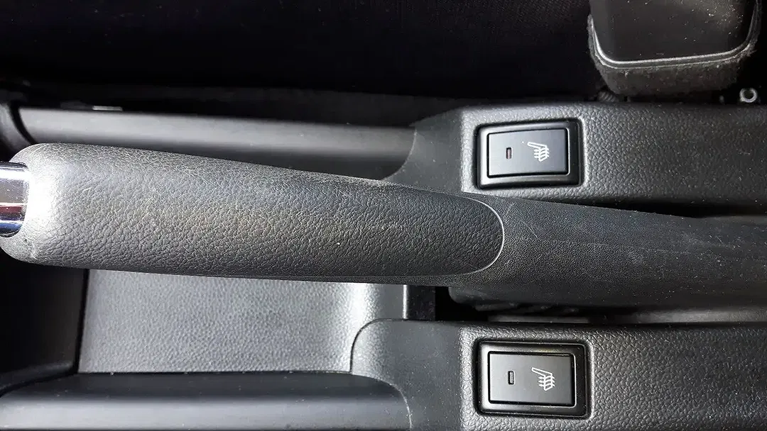 Suzuki Swift - Thumbnail 13