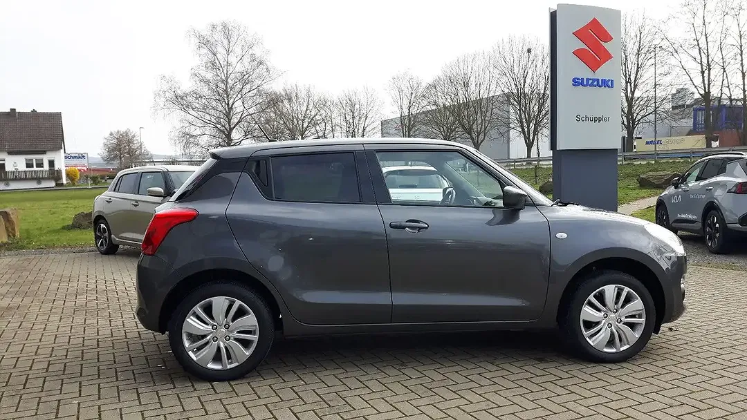 Suzuki Swift - Thumbnail 3