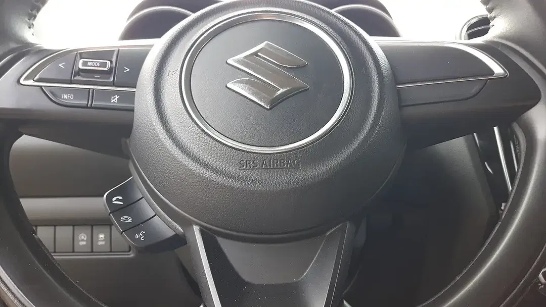 Suzuki Swift - Thumbnail 9