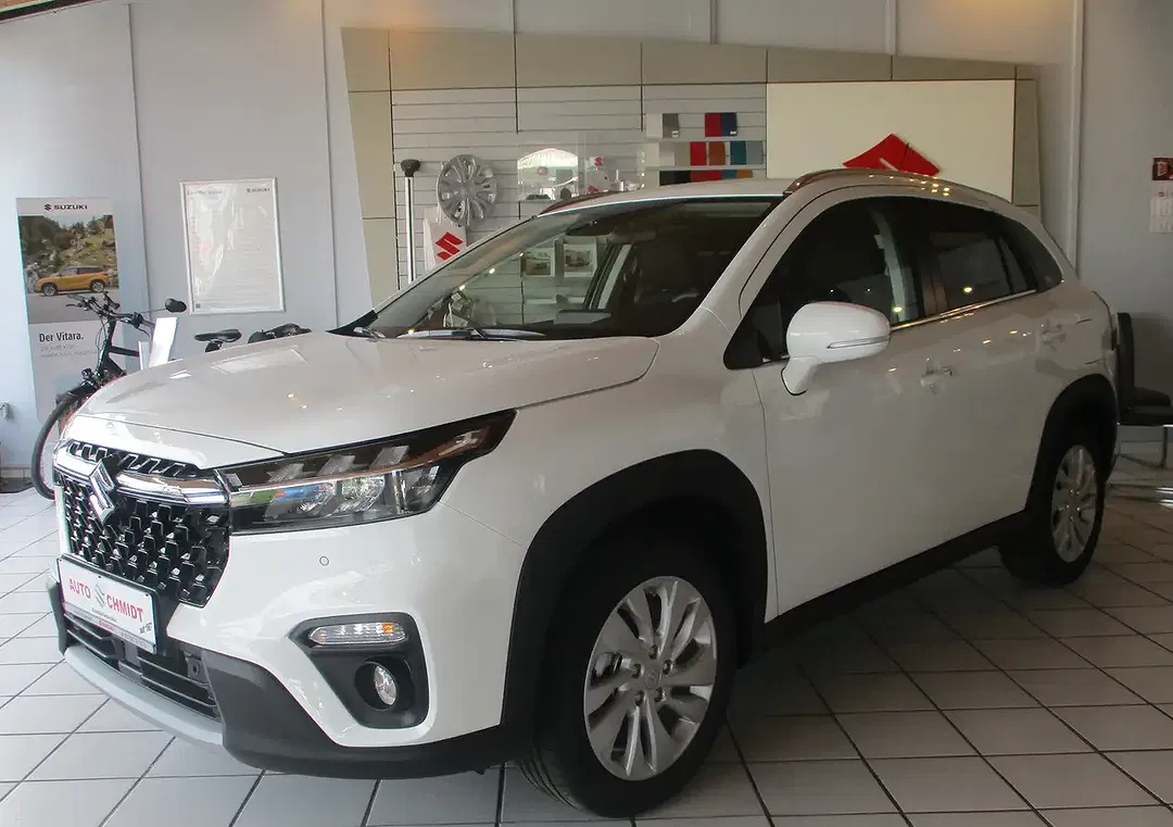 Suzuki S-Cross - Thumbnail 2