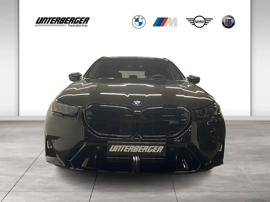 BMW M5 - Thumbnail 2