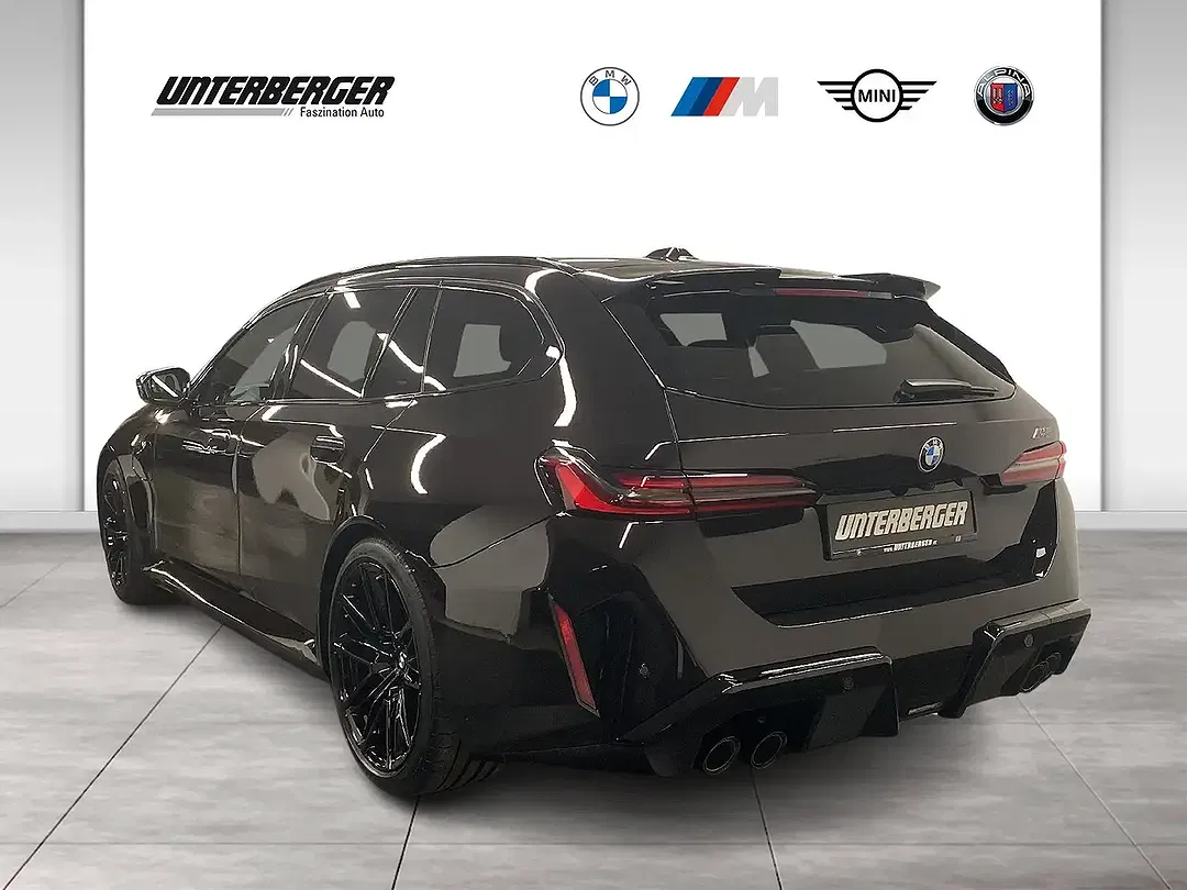 BMW M5 - Thumbnail 4