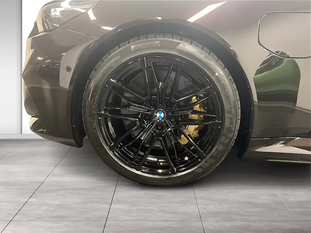 BMW M5 - Thumbnail 6