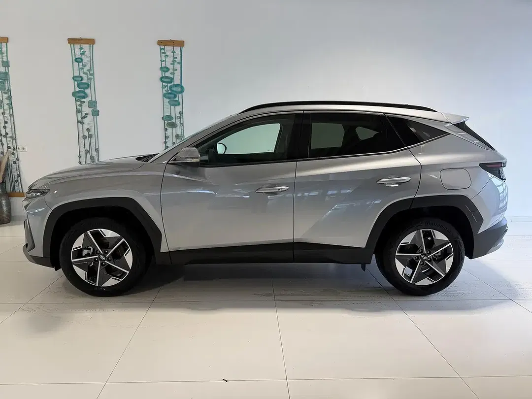 Hyundai TUCSON - Thumbnail 3