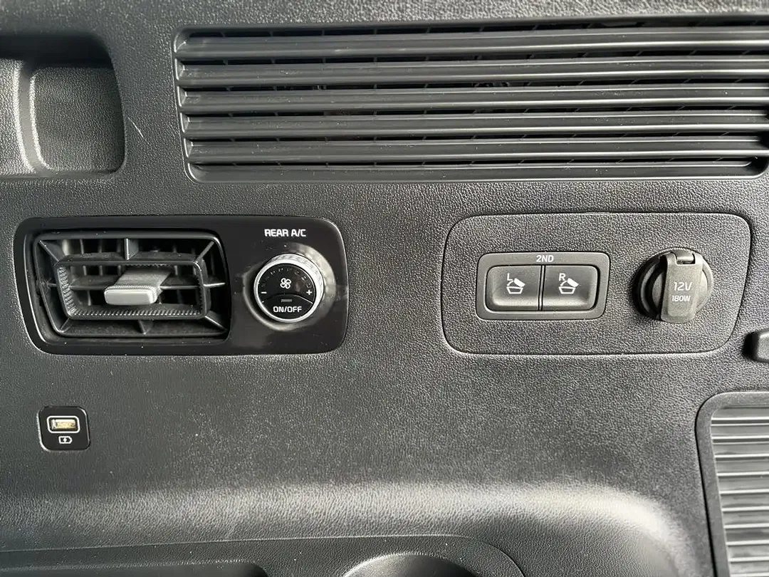 Kia Sorento - Thumbnail 8
