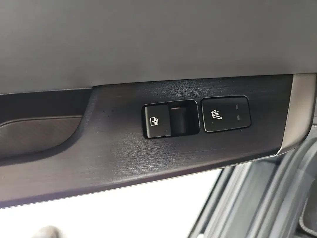 Kia EV6 - Thumbnail 10