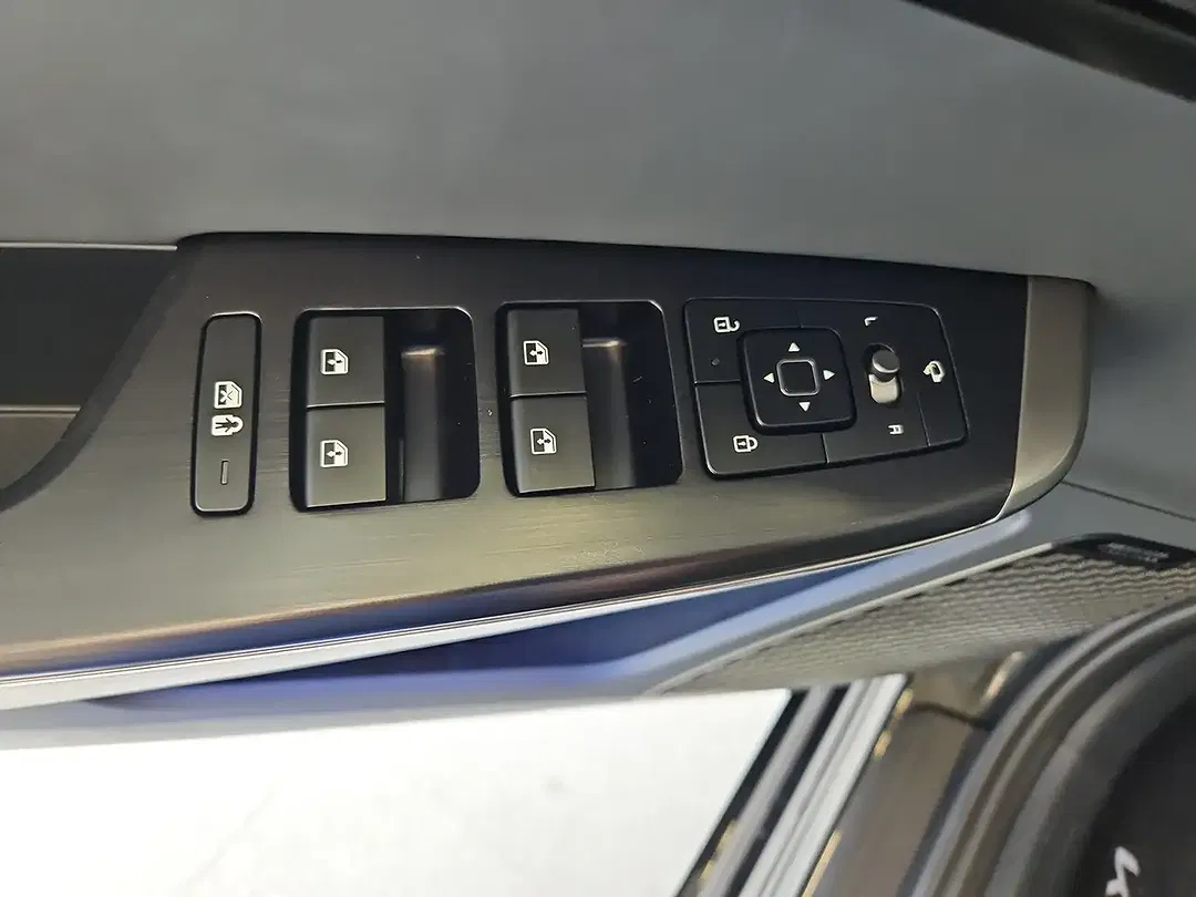 Kia EV6 - Thumbnail 11