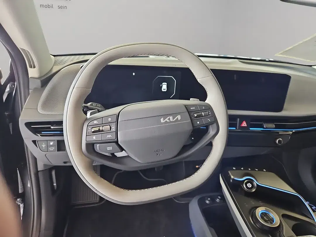 Kia EV6 - Thumbnail 4