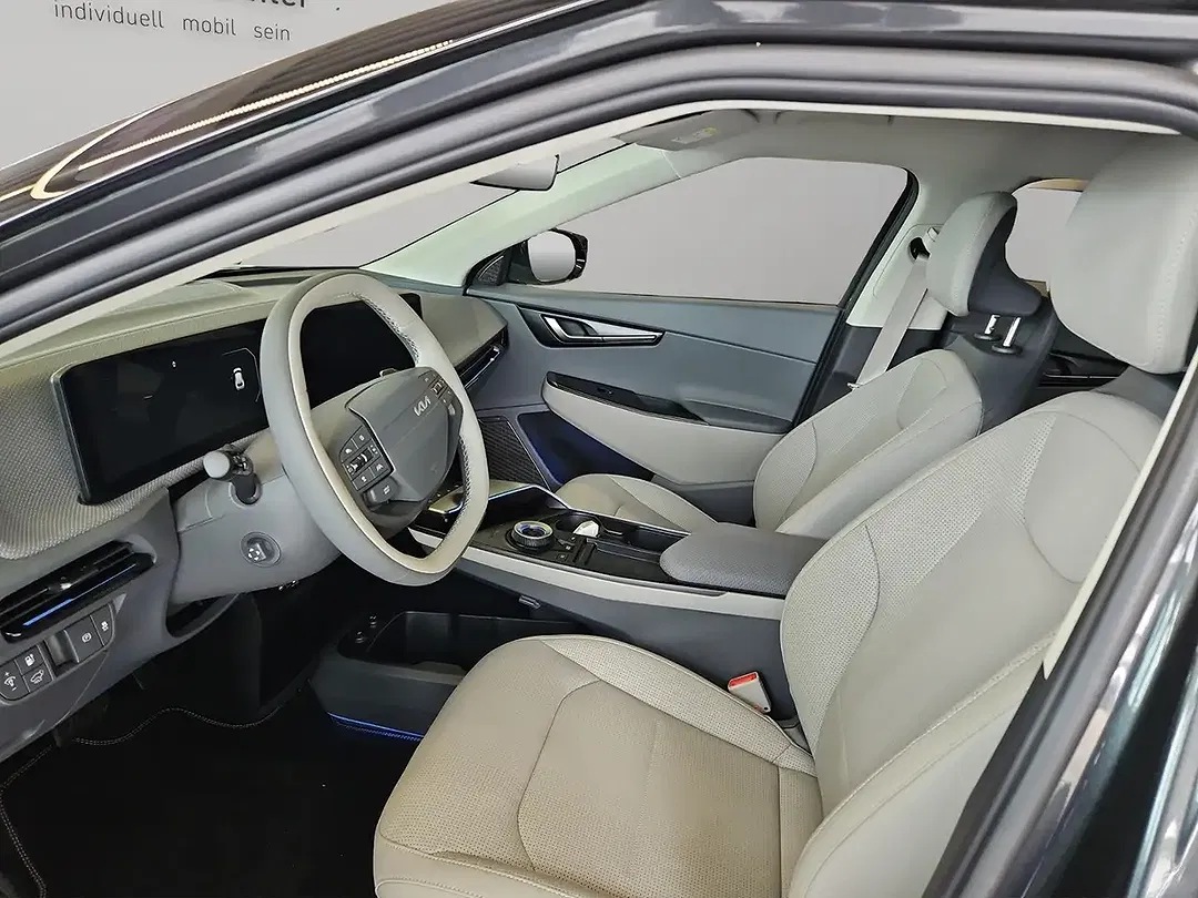 Kia EV6 - Thumbnail 5