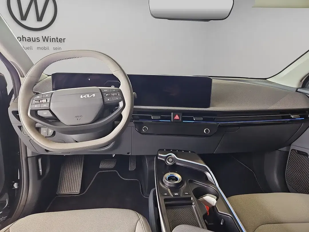 Kia EV6 - Thumbnail 6