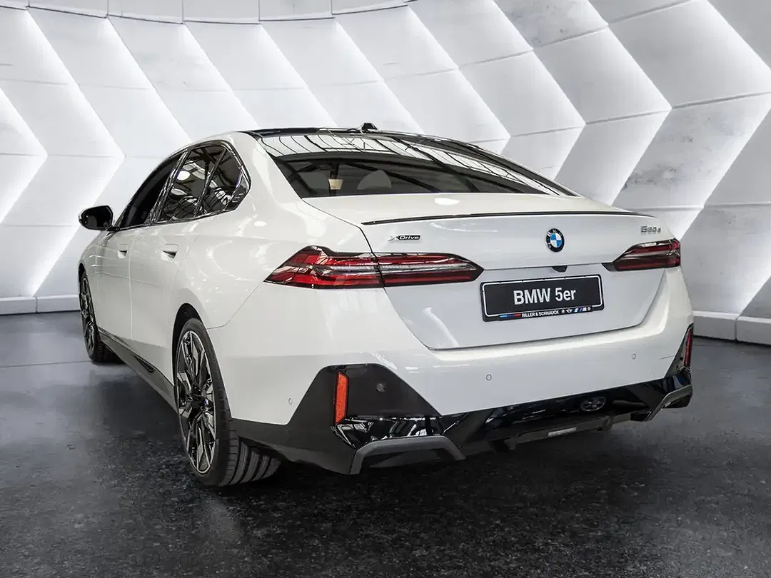 BMW 520 - Thumbnail 4