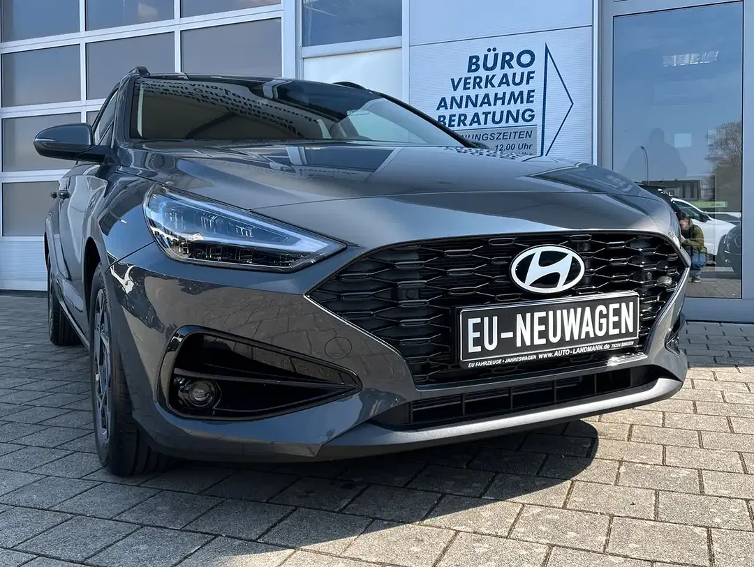 Hyundai i30 - Thumbnail 1