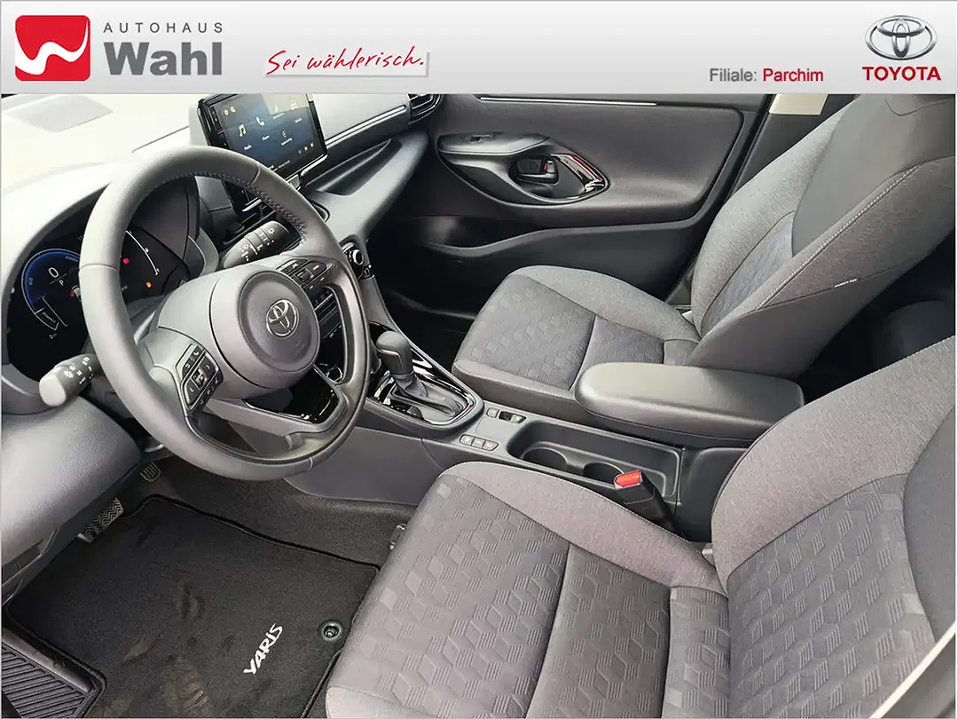 Toyota Yaris - Thumbnail 13