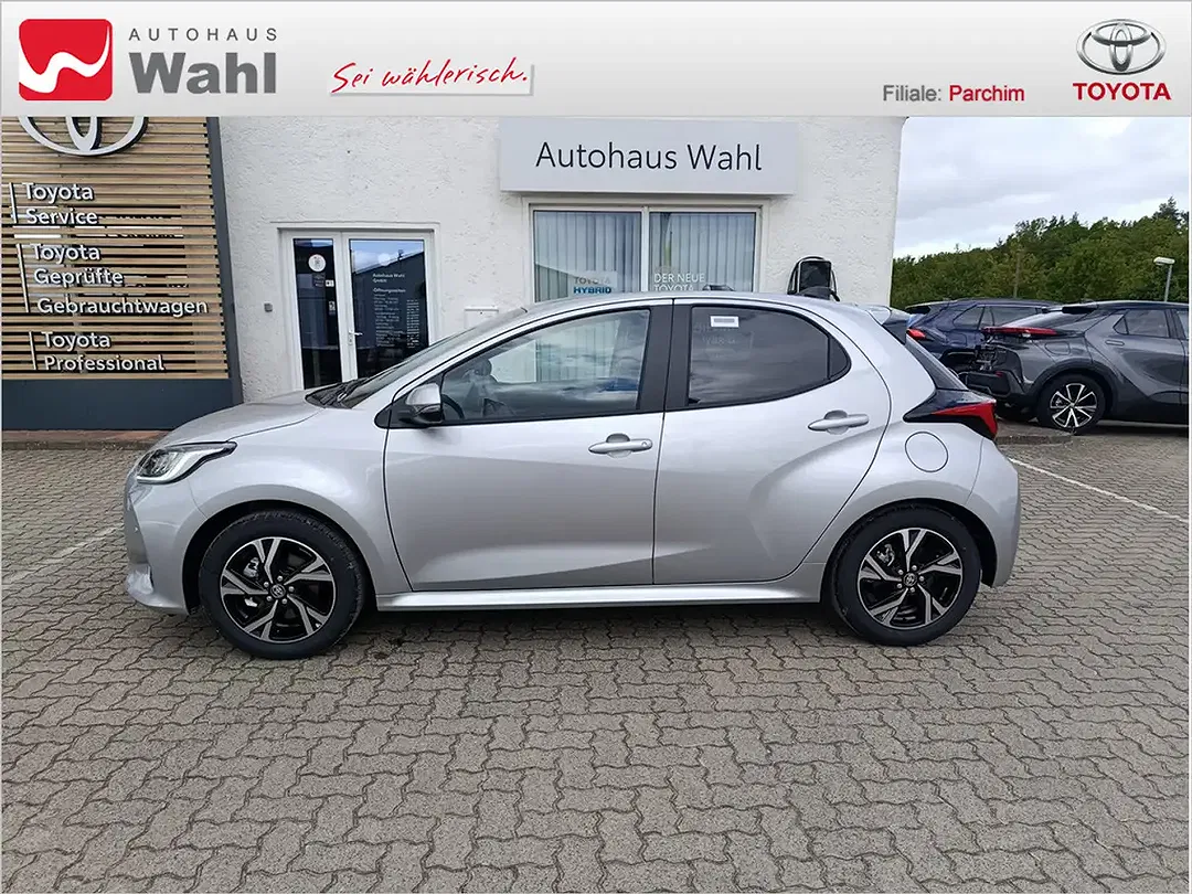Toyota Yaris - Thumbnail 3