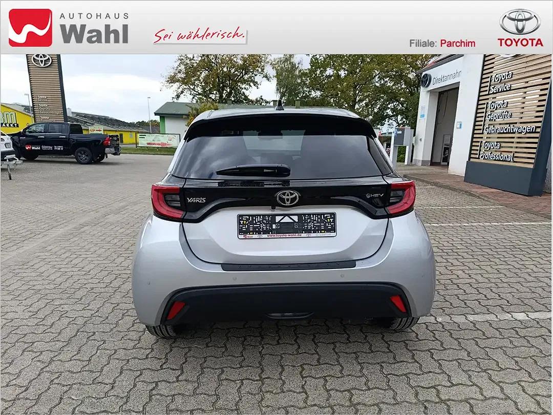 Toyota Yaris - Thumbnail 4