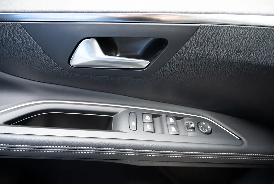 Peugeot 5008 - Thumbnail 10