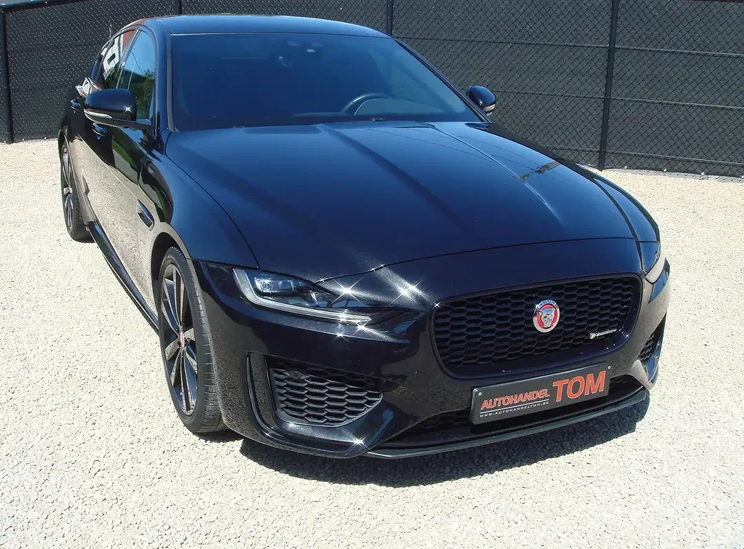 Jaguar XE 2.0 R-Dynamic
