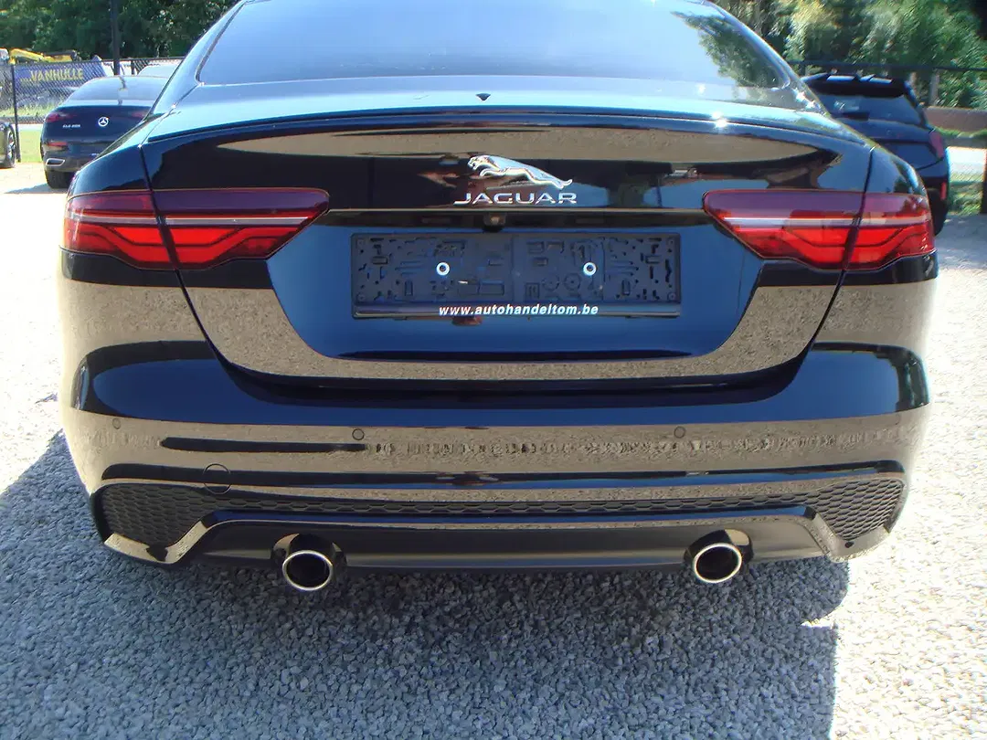 Jaguar XE - Thumbnail 20
