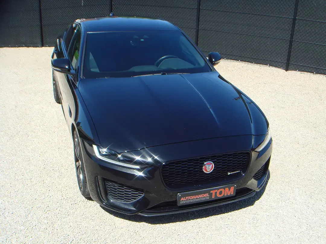 Jaguar XE - Thumbnail 21