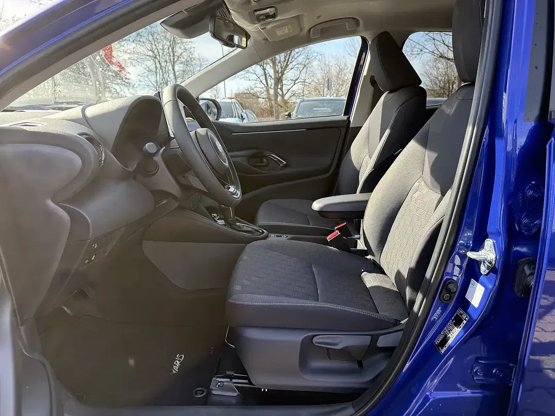Toyota Yaris - Thumbnail 11
