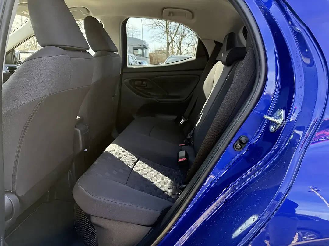 Toyota Yaris - Thumbnail 12