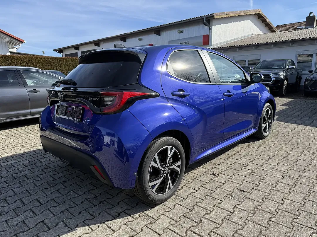 Toyota Yaris - Thumbnail 6