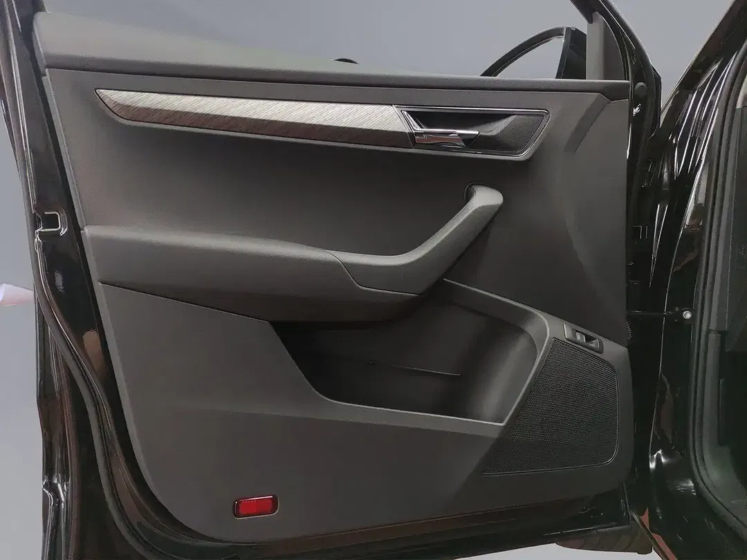 Skoda Karoq - Thumbnail 6