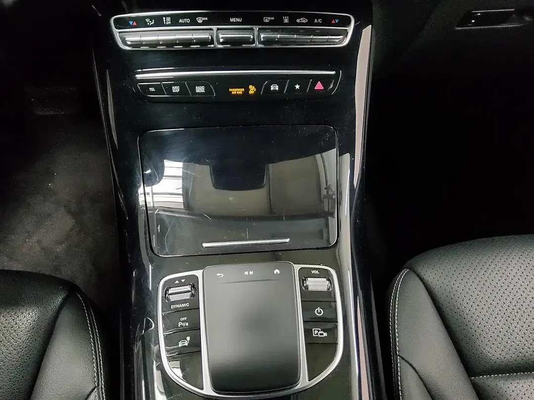 Mercedes-Benz EQC 400 - Thumbnail 6