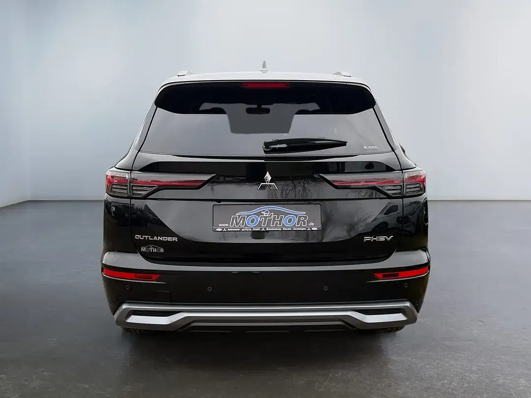 Mitsubishi Outlander - Thumbnail 5