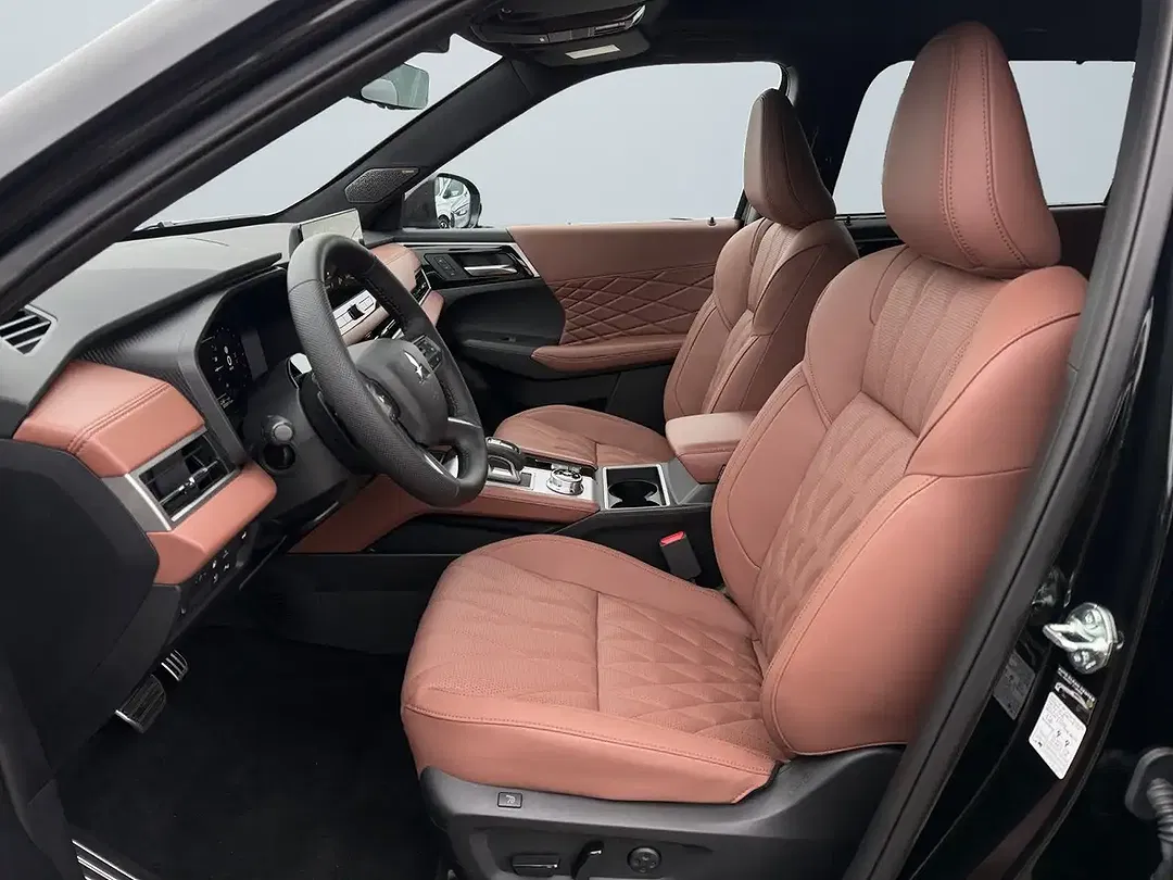 Mitsubishi Outlander - Thumbnail 7
