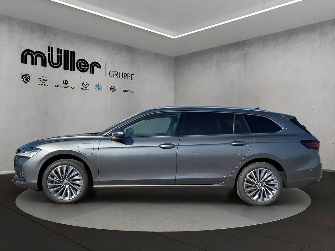 Skoda Superb - Thumbnail 3