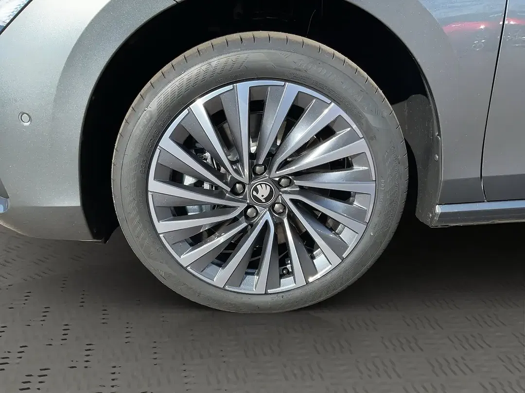 Skoda Superb - Thumbnail 5