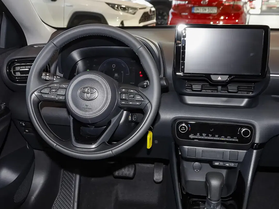 Toyota Yaris - Thumbnail 9