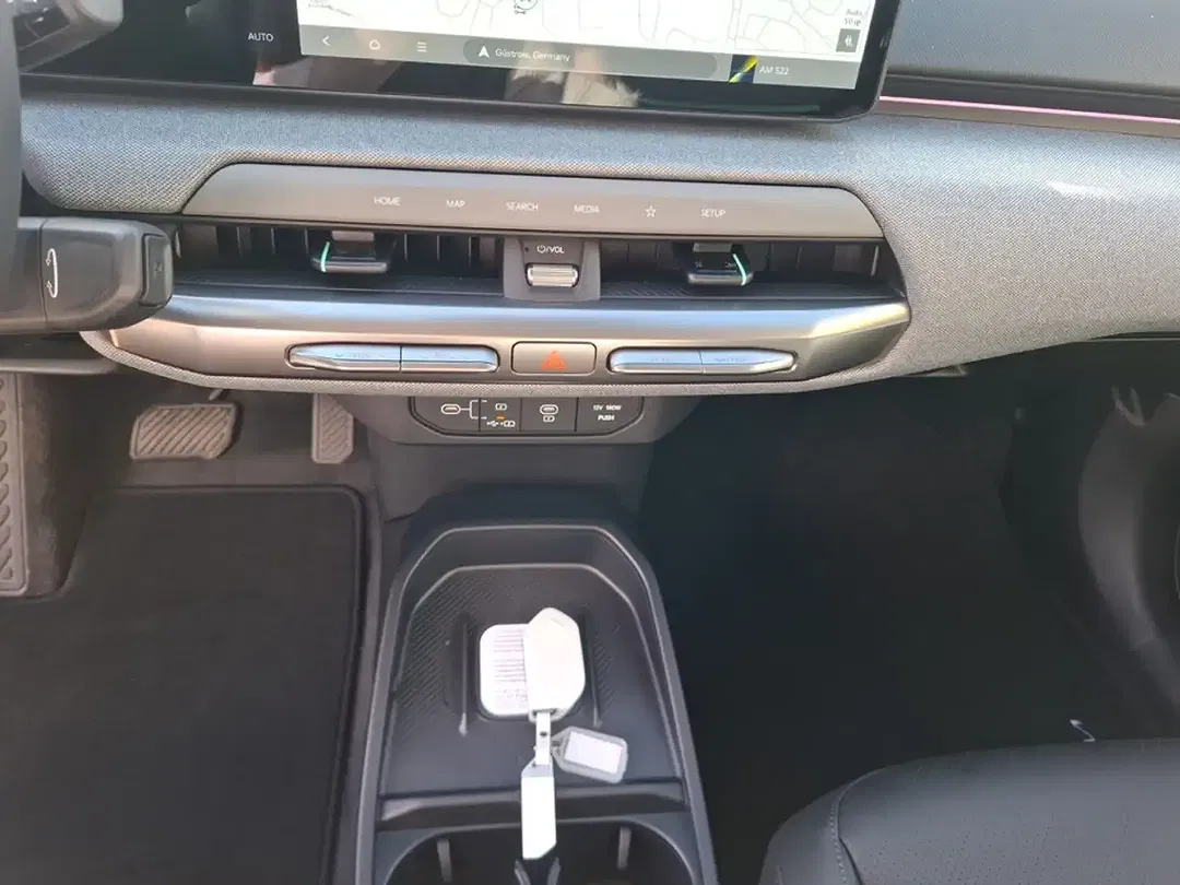 Kia EV4 - Thumbnail 10
