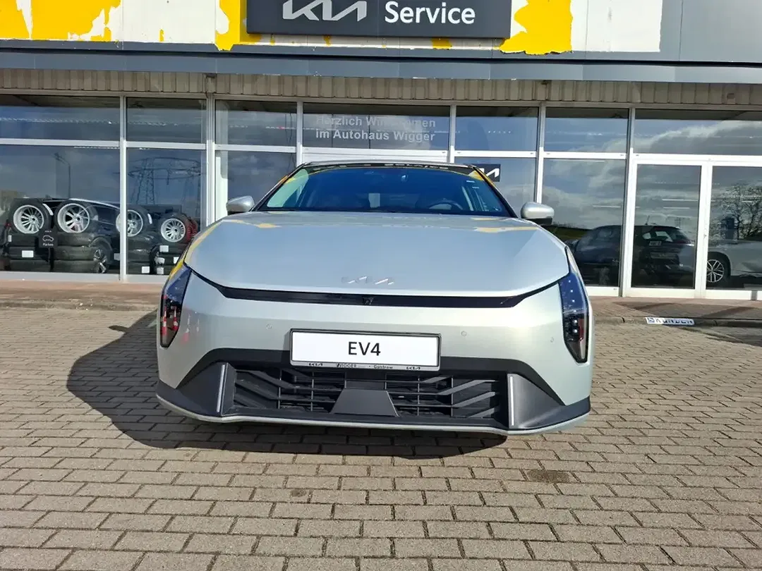 Kia EV4 - Thumbnail 13