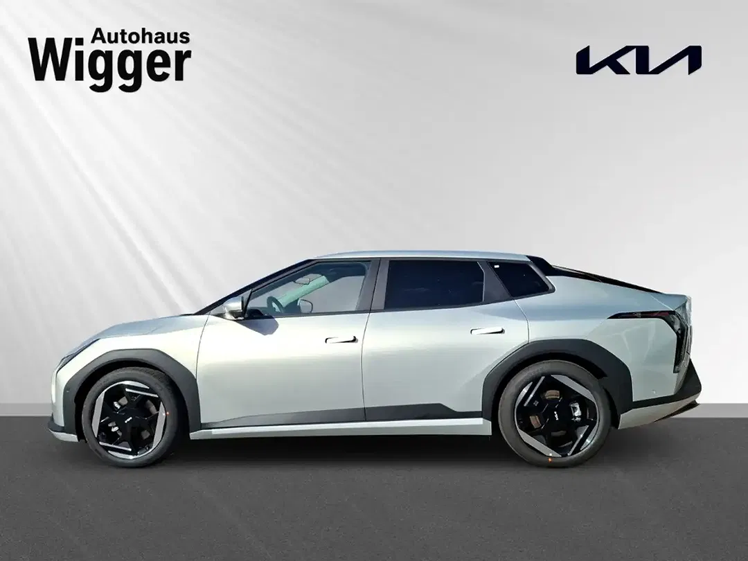 Kia EV4 - Thumbnail 2