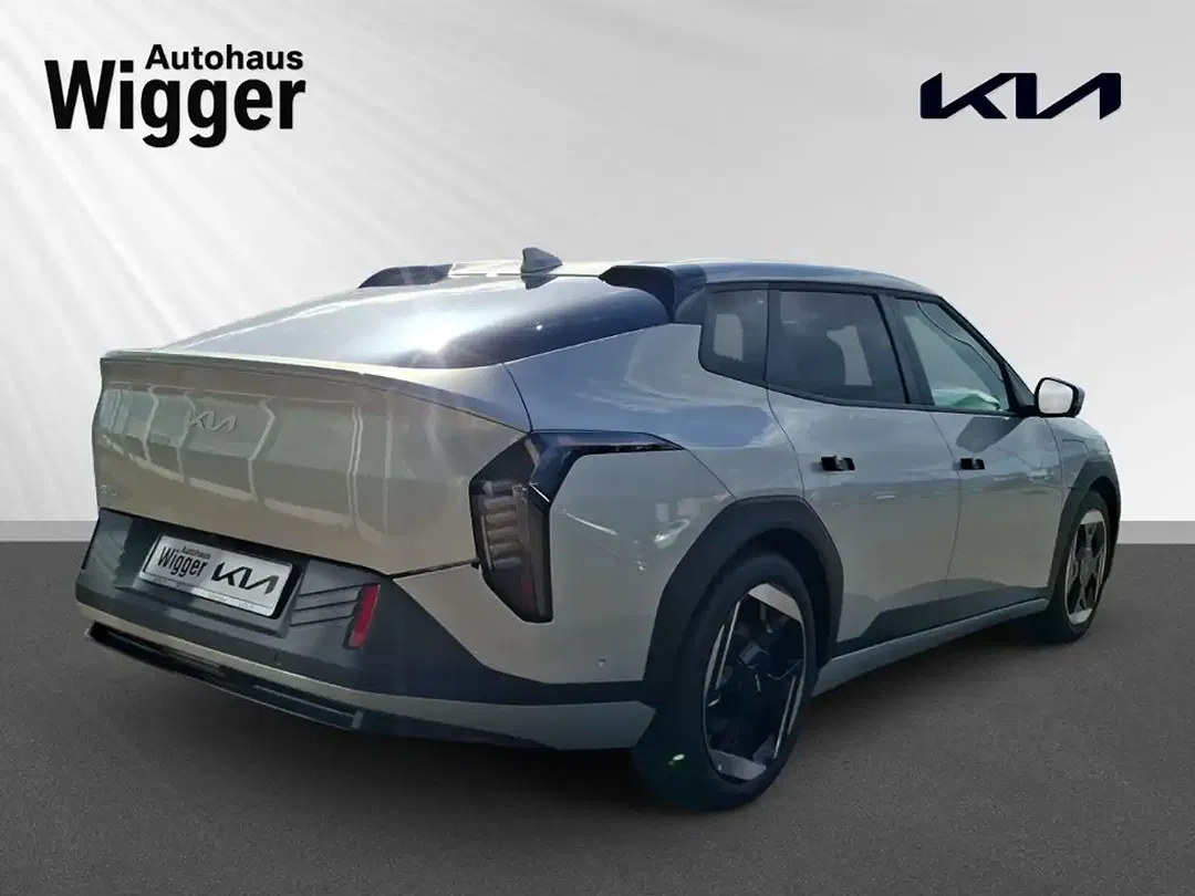 Kia EV4 - Thumbnail 3