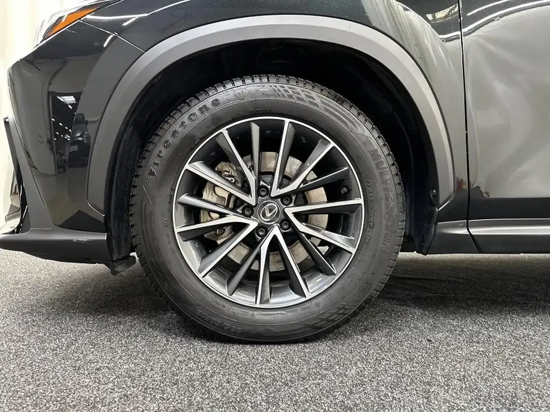Lexus NX 450h+ - Thumbnail 13