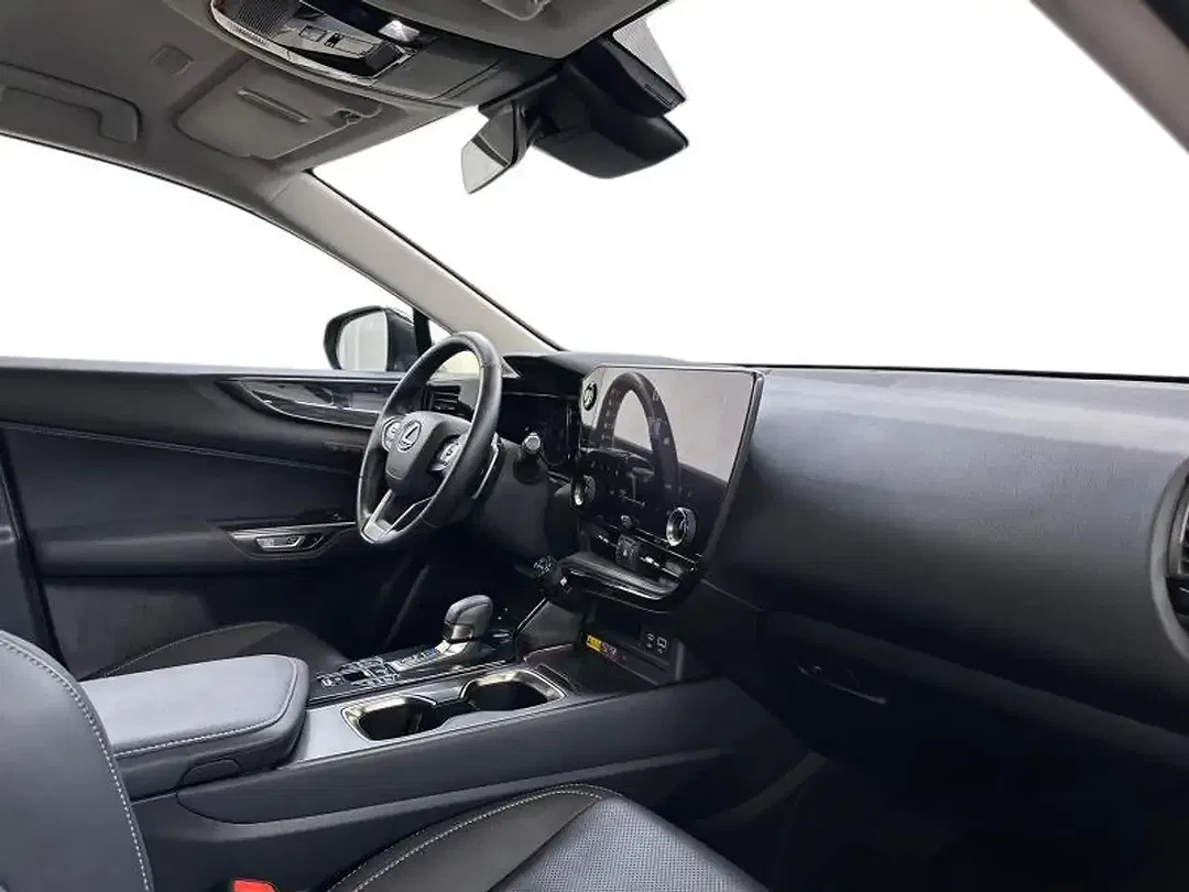 Lexus NX 450h+ - Thumbnail 6
