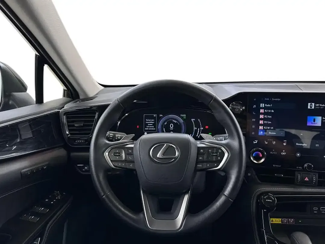 Lexus NX 450h+ - Thumbnail 8