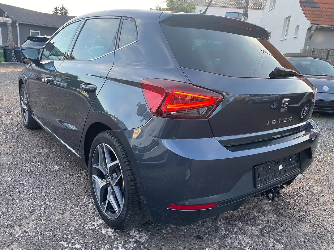 SEAT Ibiza - Thumbnail 3