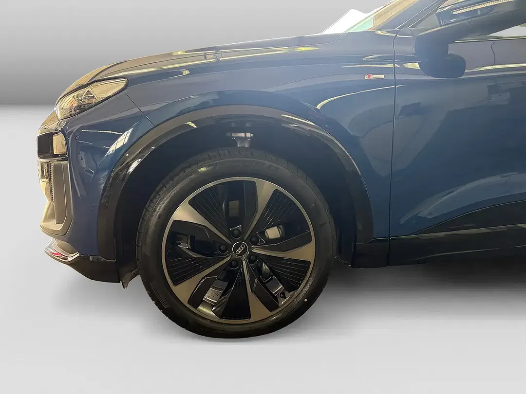 Audi Q6 e-tron - Thumbnail 4