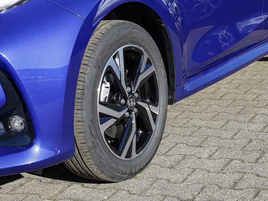 Toyota Yaris - Thumbnail 13