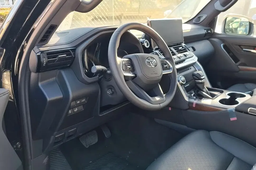 Toyota Land Cruiser - Thumbnail 9
